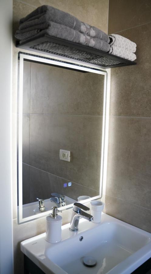 Stylish Apartment Near Tirana Center Экстерьер фото
